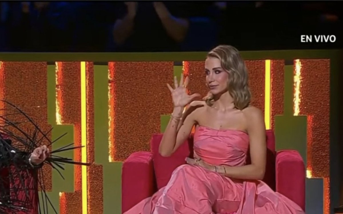 Llegó la mami, la reina ,la dura una Bugatti🎶🎵la QueenPorta🤍🥰🥰 #teamporta #LCDLF6