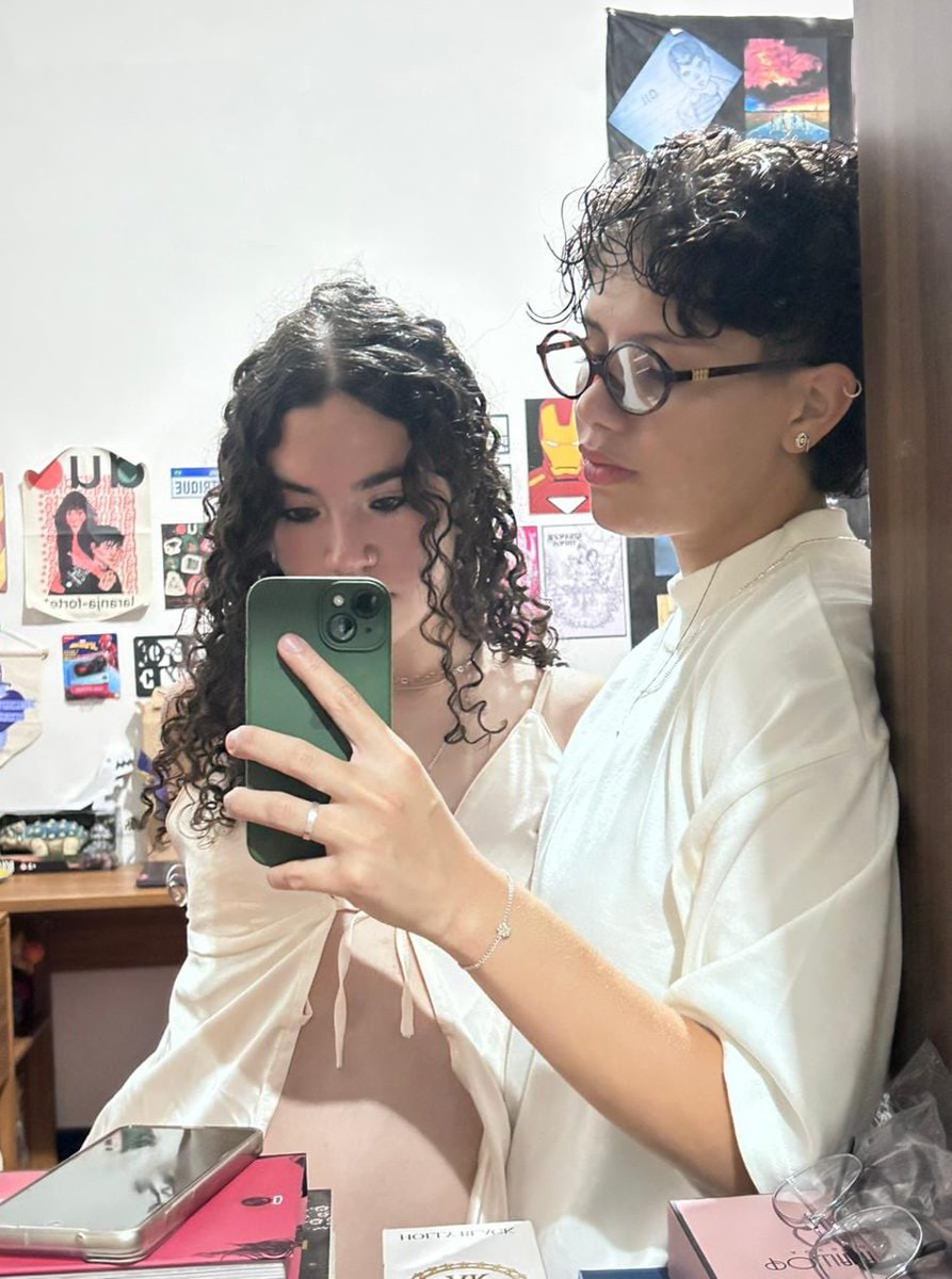 bitivily's tweet photo. eu e minha amada quando servimos o maior cunt do mundo https://t.co/zouorgErWj