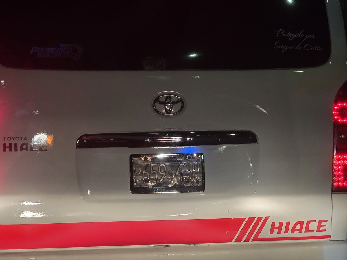 Smoth74's tweet photo. @VMTElSalvador @PNCSV claramente han querido alterar la placa de este microbus, ruta Salvador del Mundo a Quezaltepeque y viceversa https://t.co/eT2eMj3hn6
