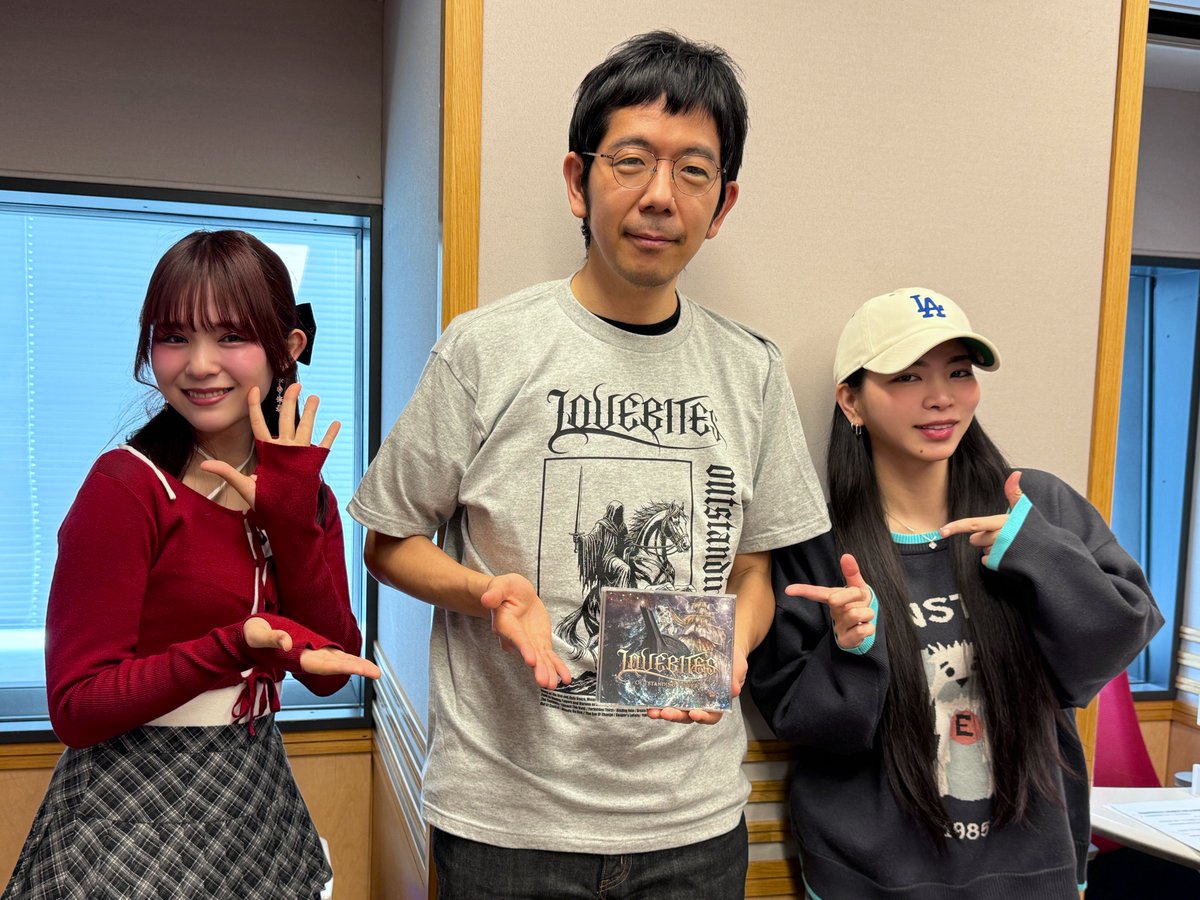 ラジオありがとうございました！Teeいいですね🤘 #LOVEBITES #ラジオ