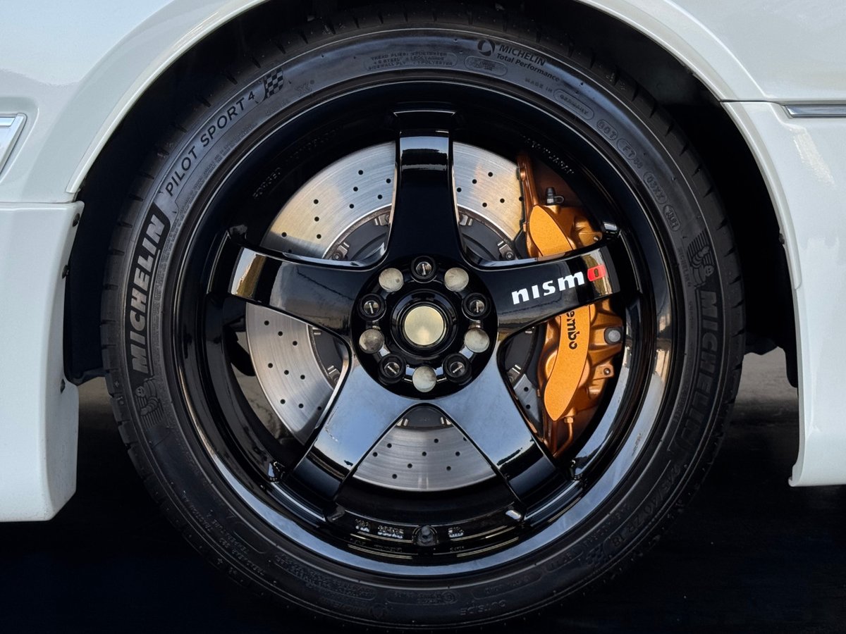 takasakikaitori's tweet photo. 【✨新入庫情報✨】
日産 ステージア オーテックバージョン260RS

・2000年式
・走行距離：約15.8万㎞
・NISMO S2エンジン換装
・NISMOインタークーラー/パイピング
・ゲトラグMT
・R35ブレーキシステム
・NISMO LMGT4
・NISMOマフラー
・オーリンズ車高調
etc...

大森ファクトリー様にて整備された車両です。
NISMO S2エンジンを始め、機関系・内外装の各部に至るまでカスタムが施された一台です。

乗り出し価格1198万円でのご案内です✨
車両詳細は以下のリンクからご確認ください！

車両詳細｜グーネット
https://t.co/3h7rw5xoK8

車両詳細｜カーセンサー
https://t.co/P5qZgaeZPg

――――――――――――――――――

スポーツカー買取専門店 高崎自動車
群馬県前橋市宮地町248-1

各種リンク
https://t.co/BaF9lHOOfQ

TEL：027-265-0011

#日産 #NISSAN #ステージア #STAGEA #オーテック #AUTECH #260RS #NISMO #スポーツカー #JDMcar #新入庫 #高崎自動車 #TSO