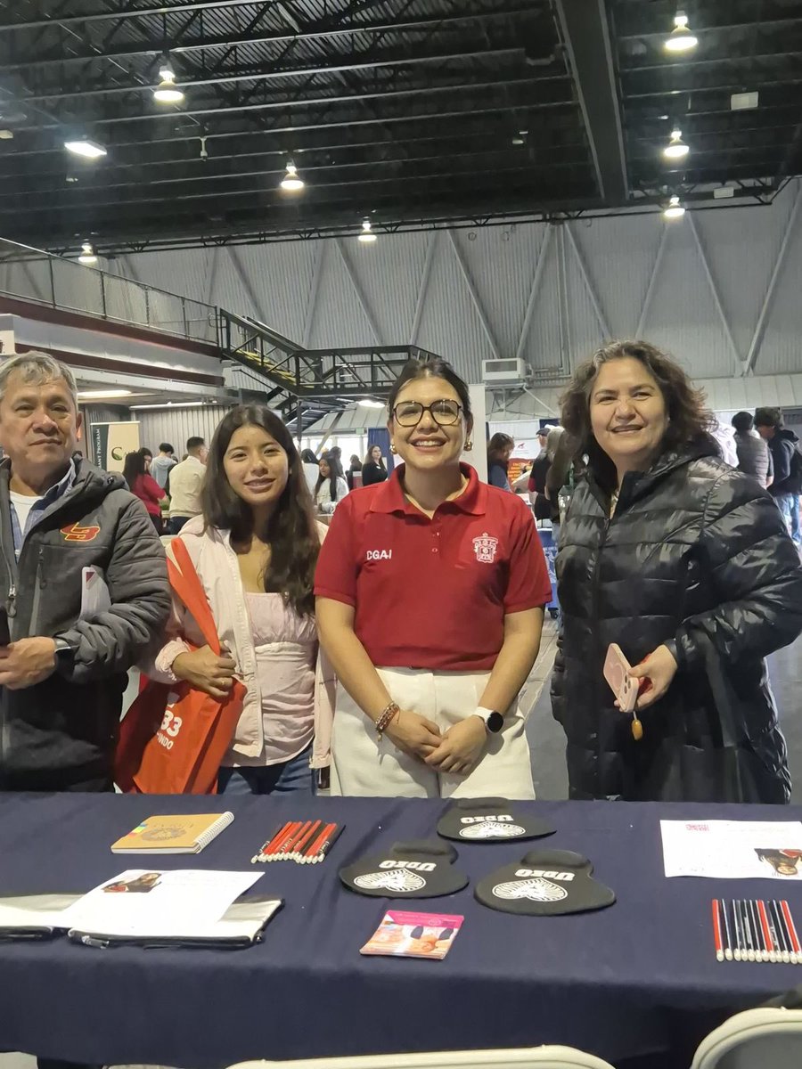 ciesdemex_org's tweet photo. La @udg_oficial, coordinadora de #CIESDEMEX, participó en la XV feria Pasos a la Universidad en Sacramento, CA.
Más de 1,100 estudiantes y familias recibieron información sobre oportunidades académicas en México. 📚🌎 https://t.co/pmQxrGui1K
