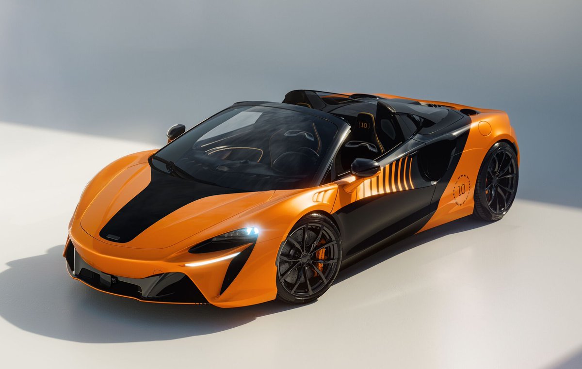 マクラーレン、『アルトゥーラ』にF1王座記念…「MCL39チャンピオン