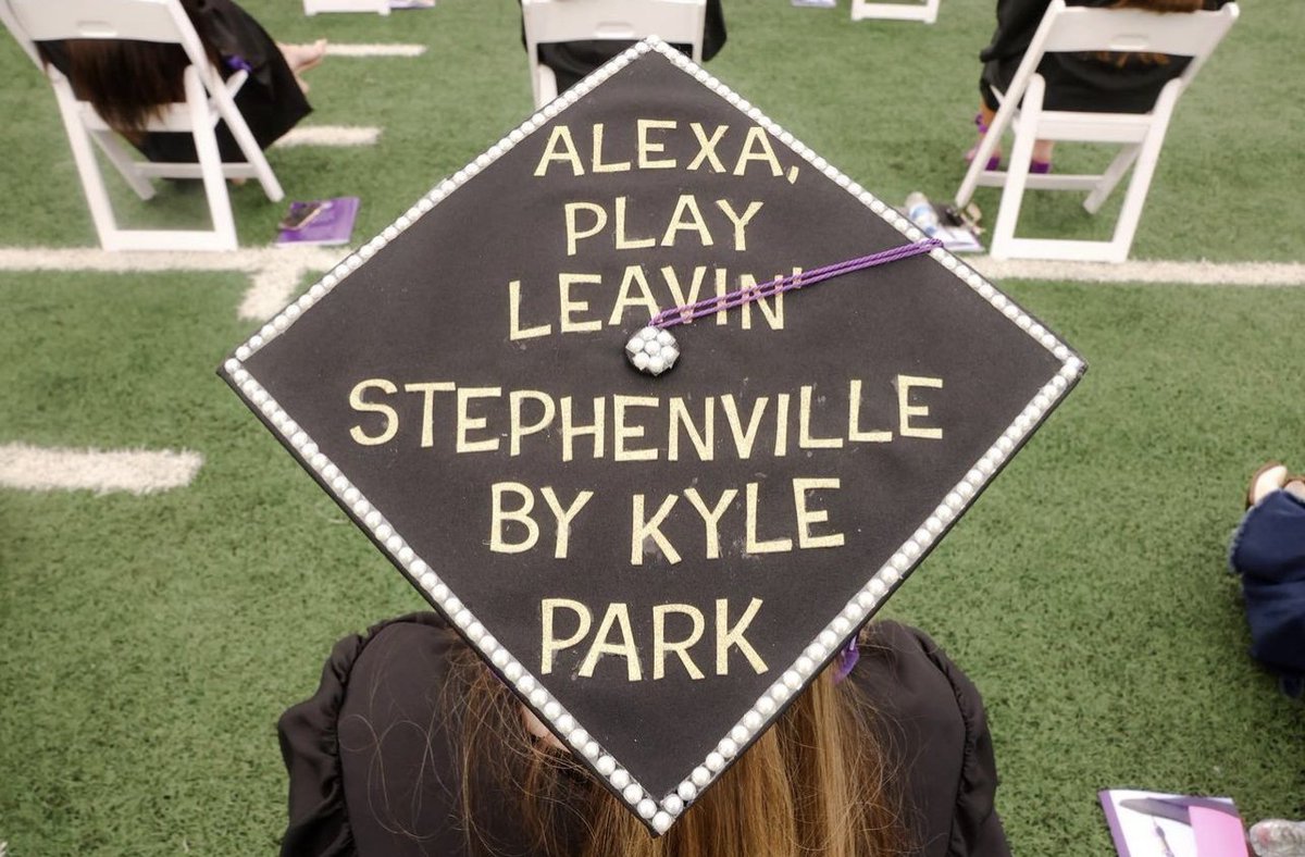 kyle_park's tweet photo. Anyone out there LEAVIN’ STEPHENVILLE and graduating from @TarletonState this May?! TAG ‘EM IN THE COMMENTS! 👇🏼👇🏼 might have something coming for y’all 👀 https://t.co/zzcWTygYmT