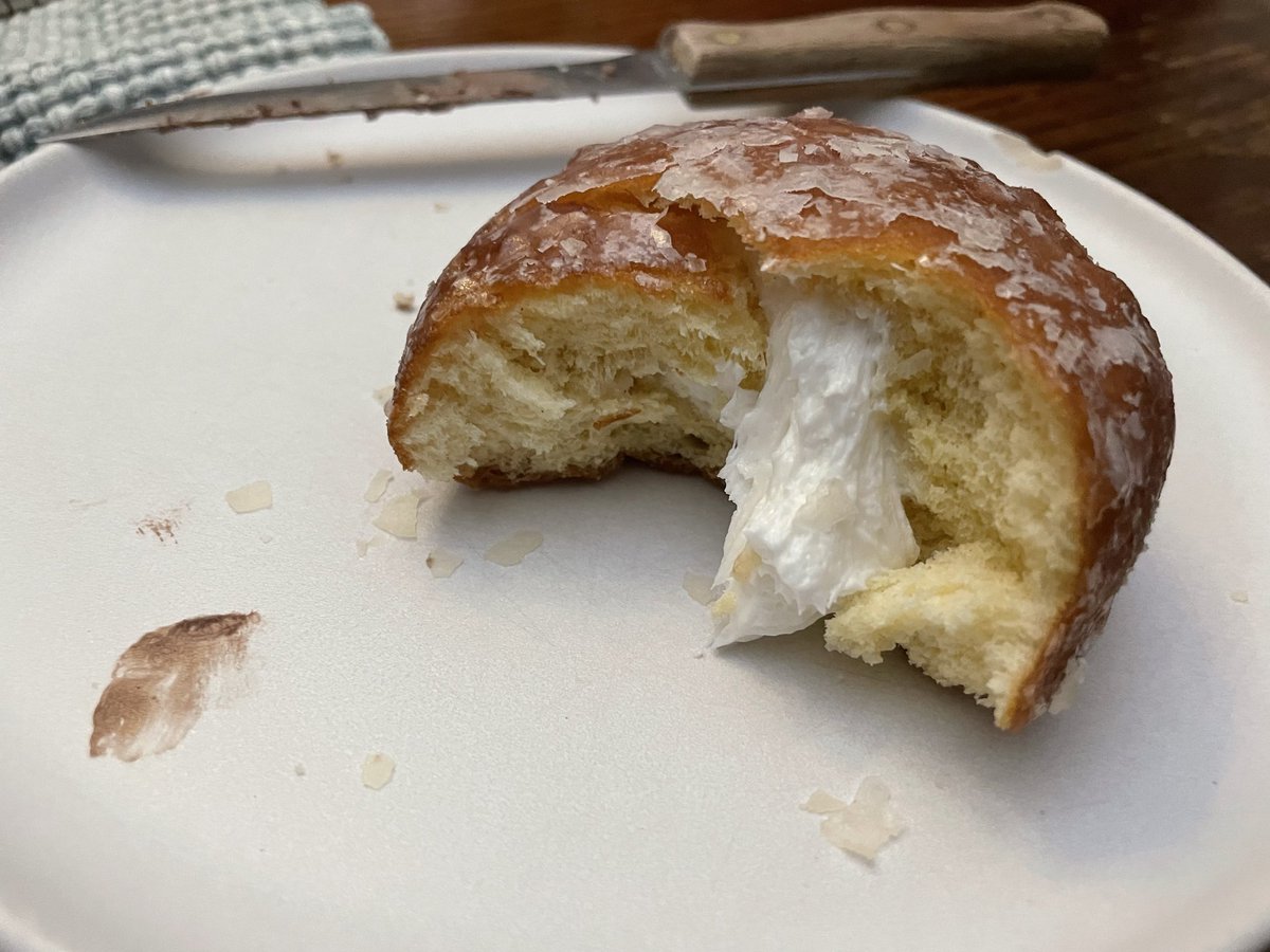 EP_Lee00's tweet photo. Happy Fat Tuesday! Packzi day in #Detroit313 is the ultimate indulgence. https://t.co/zAofsiCCwd