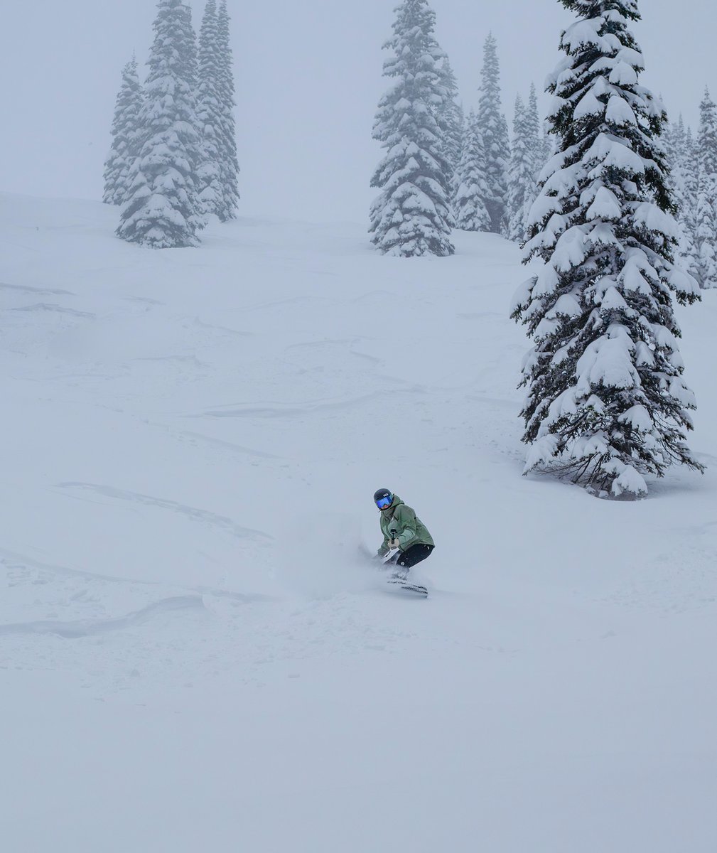 OnTheSnow tweet media