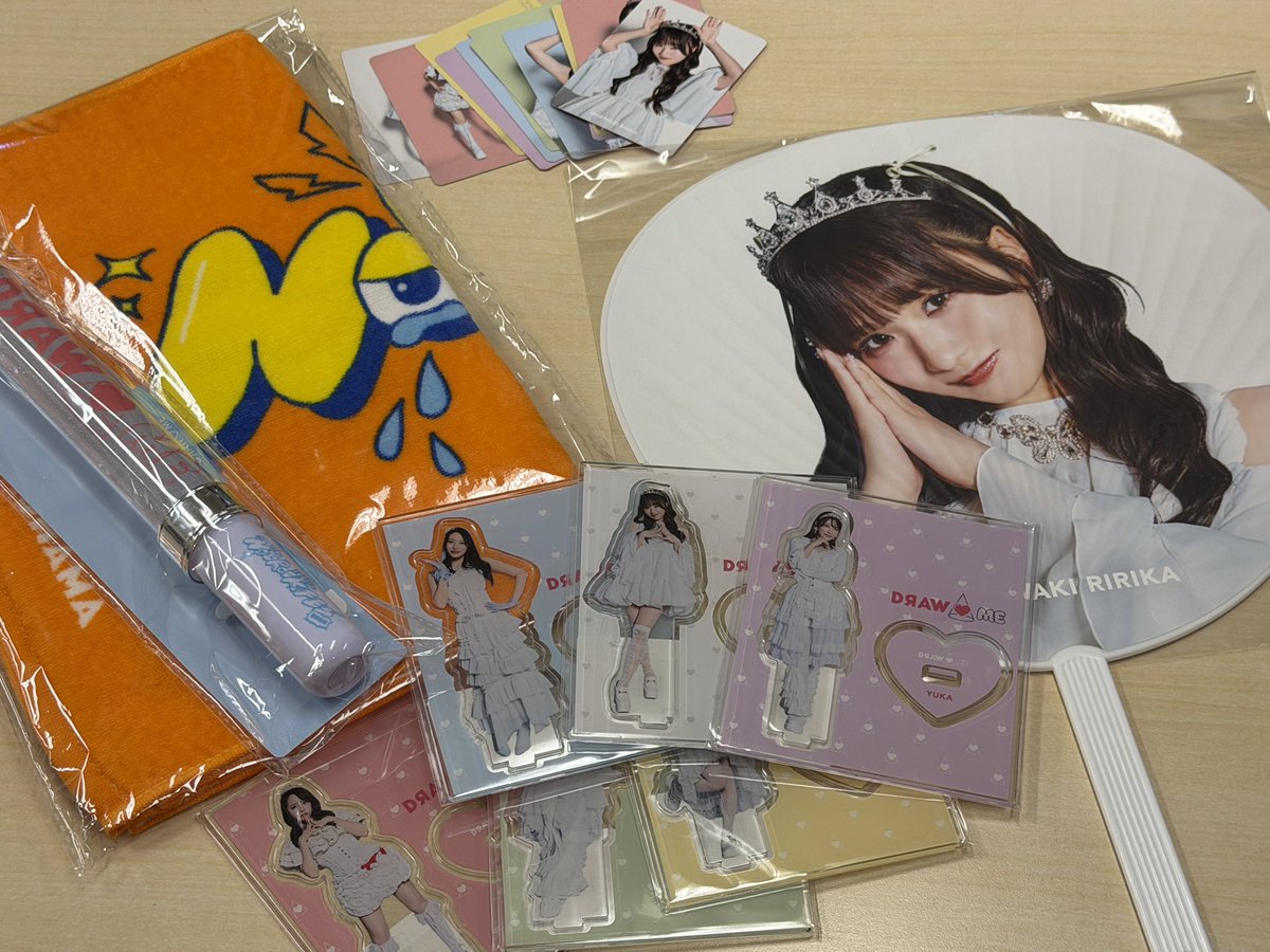 グッズが再販されました！！♡♡ うちわもアクスタも絶対ゲットして