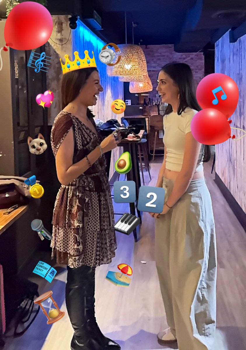 SaraGrande240's tweet photo. #felices32Ana 
Feliz cumple @anaguerra espero q tengas un día de 10 lleno de música, rodada de tu gente y disfrutando de tí y de tus 32 años!! ❤️❤️❤️❤️💜💜💜🫂🫂🫂🫂🫂
Lov uuuuuu 

Pd: este montaje de primeras parece feo pero tiene su encanto JAJAJAJ (no sabía q foto poner jaja) https://t.co/w9TfHWegs2