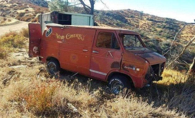 CreepyVan69's tweet photo. Wild Cherry has seen better days. #wildlife #Lifestyle #swinger https://t.co/OPEuYua8kI