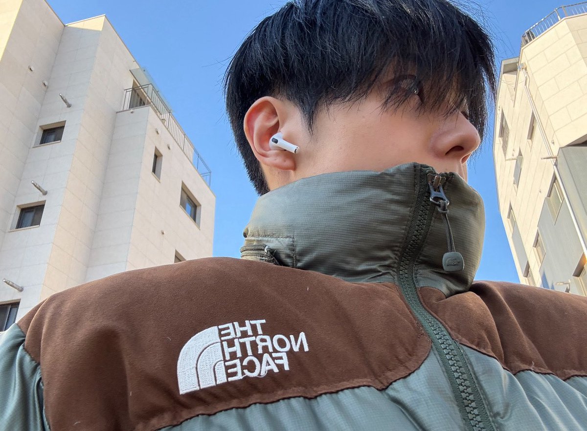 ttililijung's tweet photo. 이정이 노페 패딩 다시 꺼냇네~~~ https://t.co/bQZOEksy5Z