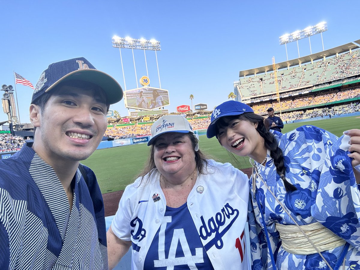 beruturitabi's tweet photo. アメリカ🇺🇸でドジャース戦を見に行った時、現地の方がフレンドリーで沢山声をかけてくれて、更に帽子までプレゼント🎁してくれた！
WBCでももし観戦がかなったら世界から観戦に来てる方々と交流したり、最高のおもてなしができると嬉しいな⚾️

 #MastercardでWBC観戦 https://t.co/BKU7O5lB6y