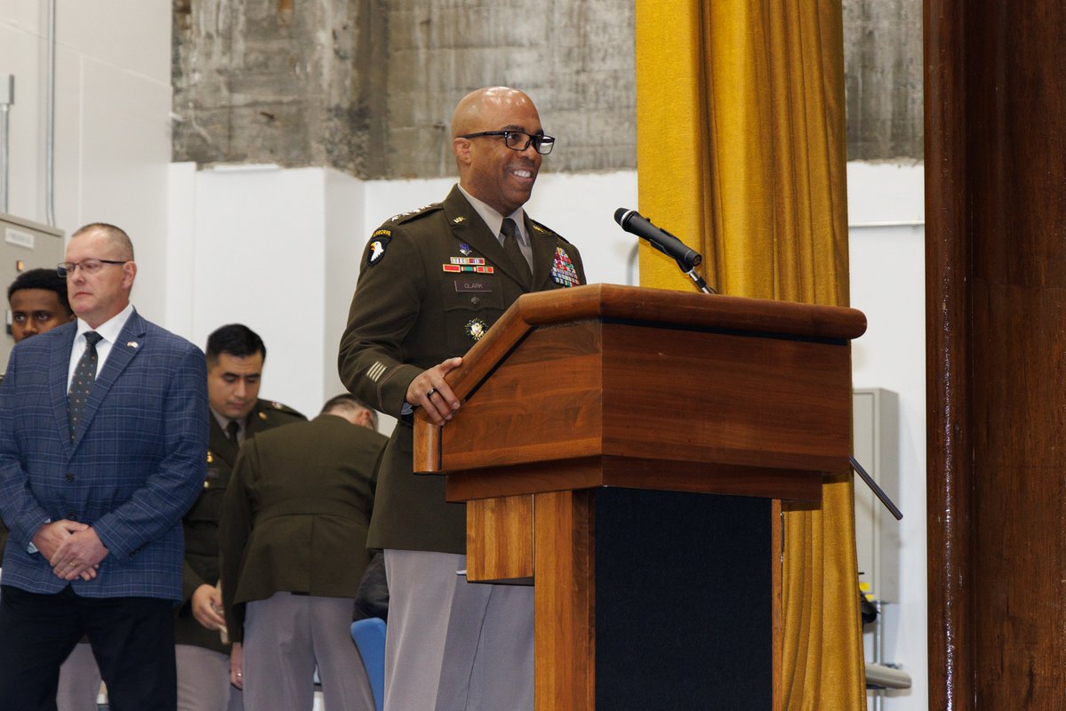 2月2日、太平洋陸軍司令官クラーク大将は、在日米陸軍司令官