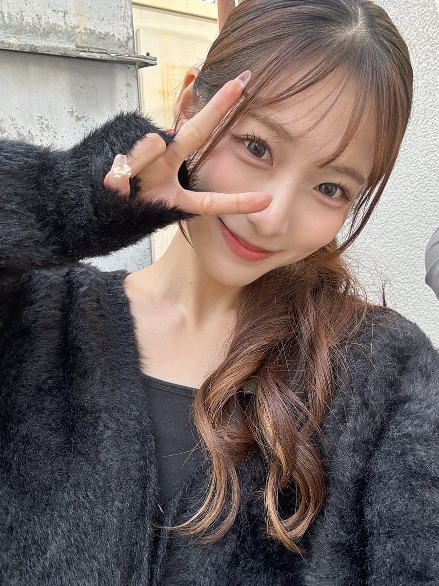 おはよう⸜( ˶'ᵕ'˶)⸝🤍
今日も練習がんばるー！
みんなもいい一日にしてね🪄︎︎.*･ﾟ

오늘도 해피데이 보내기이💭🌟