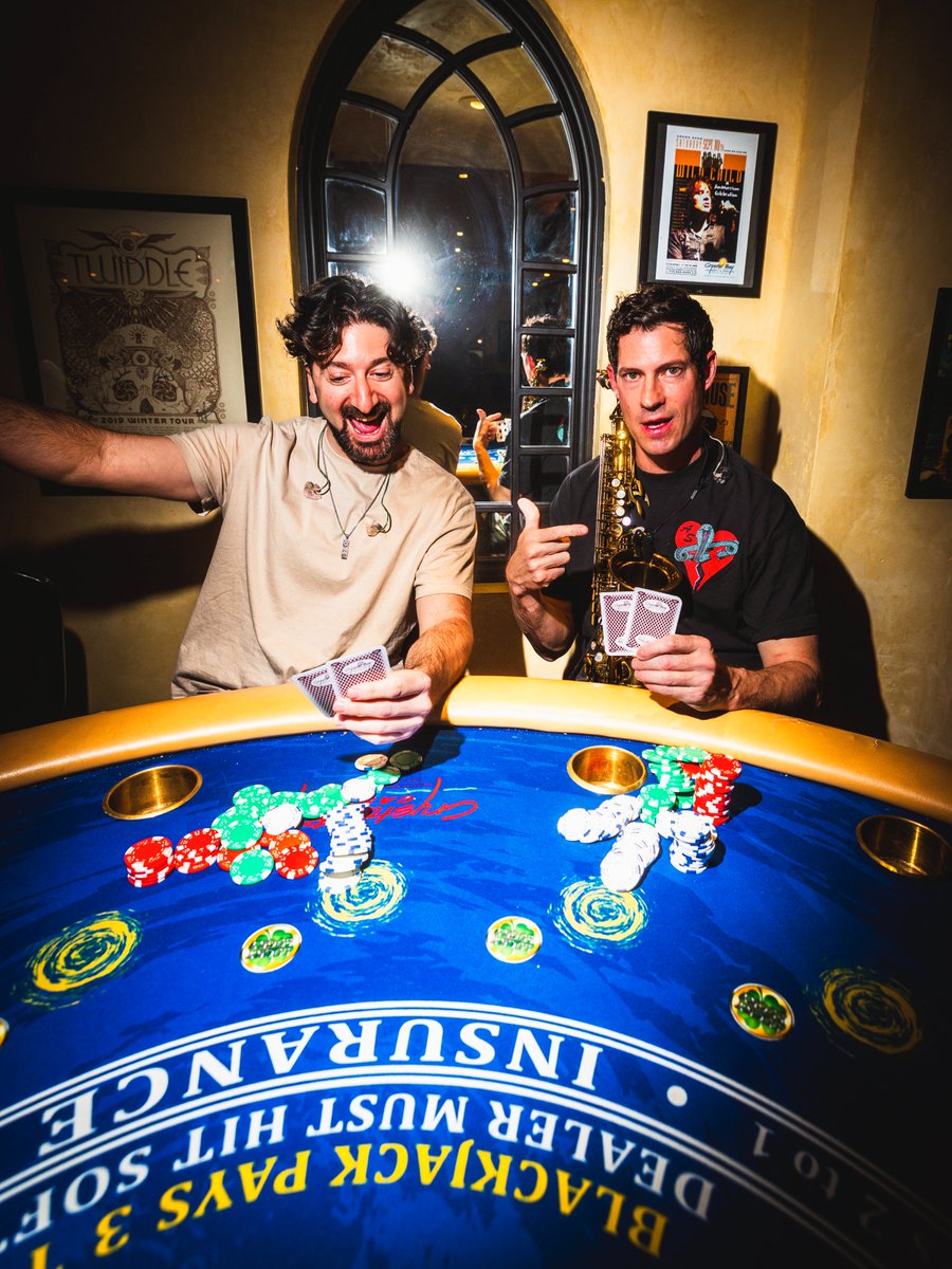 BIG GIGANTIC tweet media