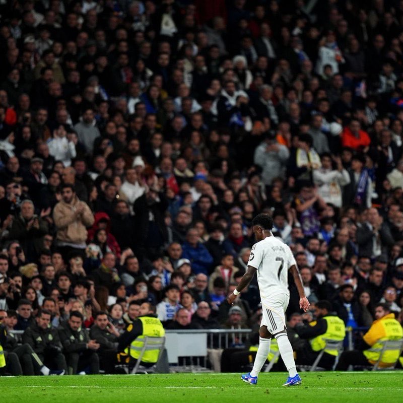 El miércoles que viene el Santiago Bernabéu se tiene que volcar y estar a muerte con nuestro 7.

Prestianni tiene que sufrir un infierno. Que sea el peor partido de su vida.