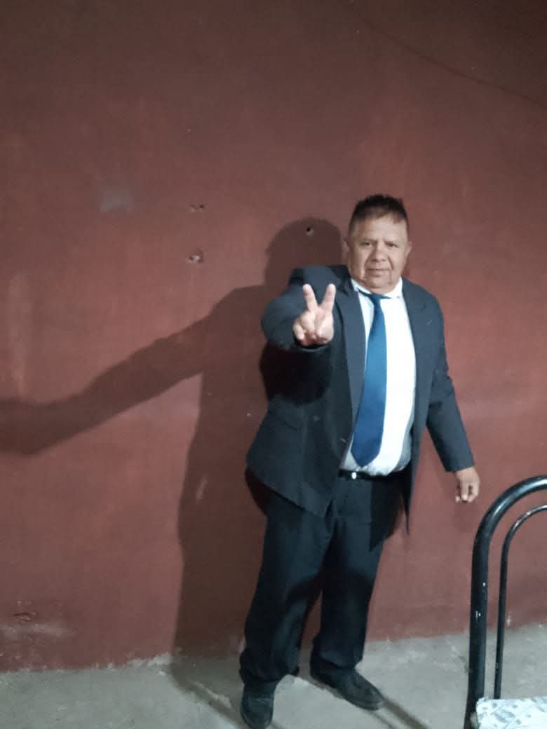 Kiki19972018's tweet photo. CLEMENTE CEJAS ABVSADOR

Le ofreció trabajo a mi hermana hace años y la drogó para abvsarla. Todo está en el juzgado de Morón, con las pericias forenses, psicologicas y de sangre. 

#abvsador #Viral #merlo #argentina #violador #clementecejas https://t.co/2rLwHRKOGr
