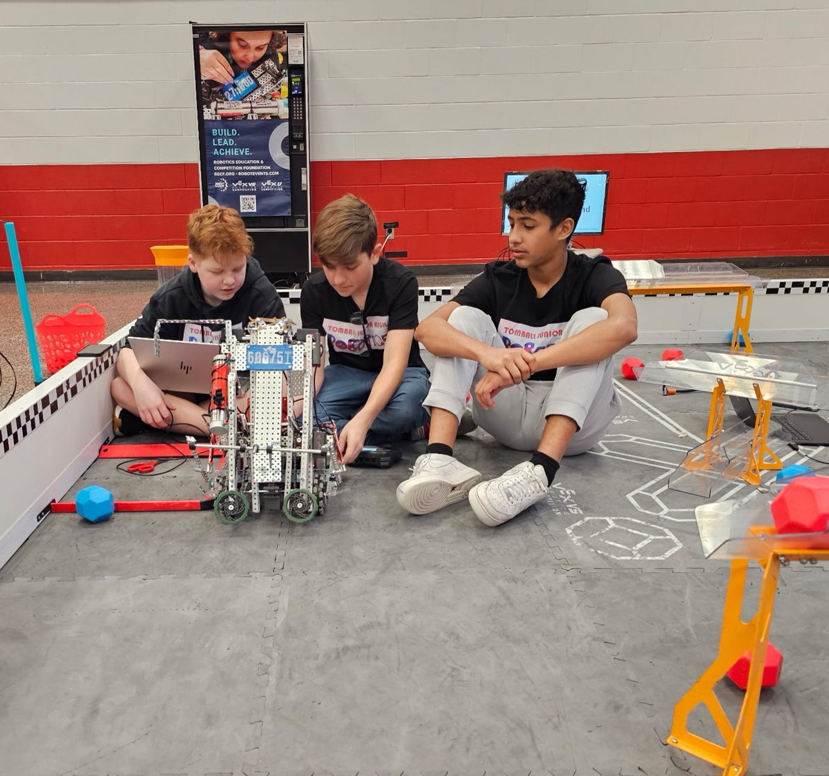 Tomball Junior High tweet media