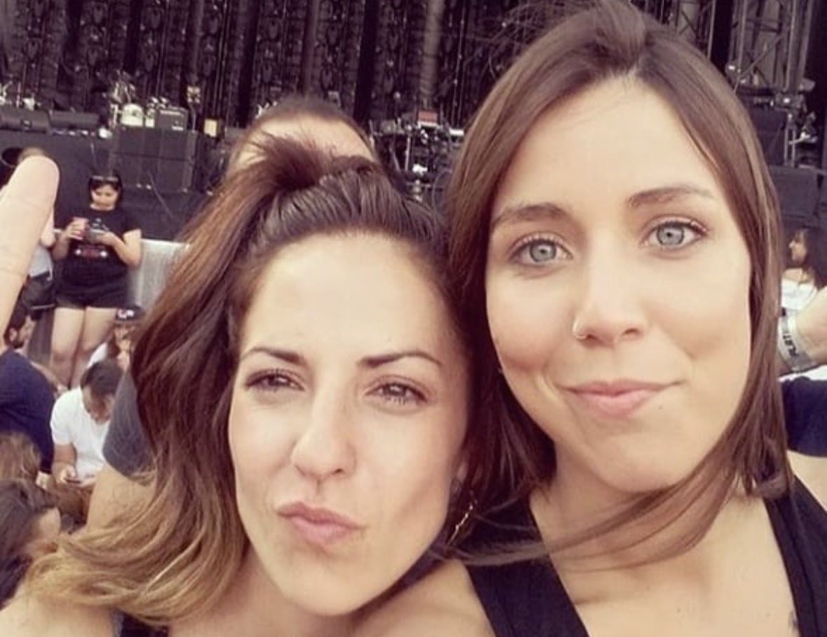 Hoy celebra la vida mi mitad Sanzera 
Mi compañerita del alma.
Son tantas las cosas bonitas y buenas que pondría sobre ella,
Pero nunca acabaría de escribir.
<a href="/SilviaSanz7/">Silvia Sanz</a> te quiero hoy y siempre para siempre.
<a href="/AlejandroSanz/">Alejandro Sanz</a> brindamos por ella juntos?
🥂🎂💌