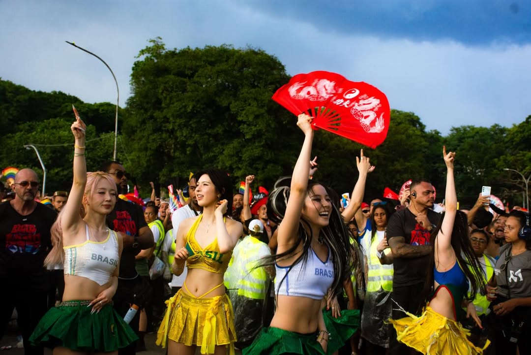 NMIXX DATA 📈 tweet media