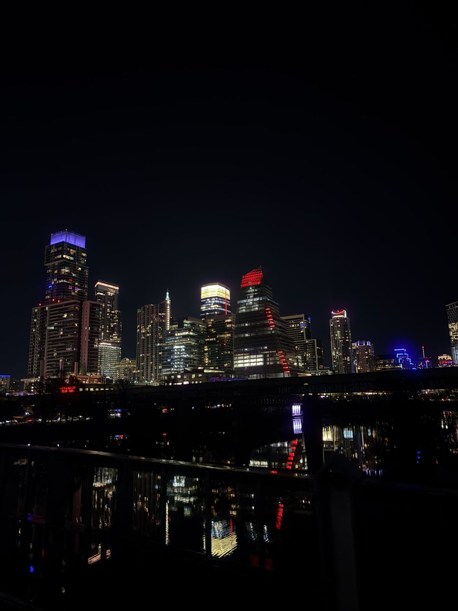 phaniiieeeee's tweet photo. i love #atx https://t.co/phdVhAD3UG