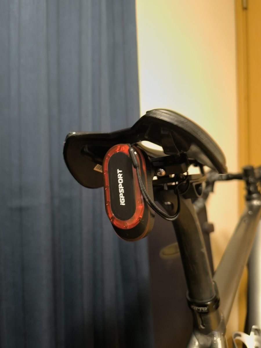 luckycedar73's tweet photo. MyNewGear
バーエンドミラーでは物足りず振り向いて目視がデフォだけど、それが無理な場合もあるので「安心」を購入!
BSC300との相性も!?
取り込んだルートのタイトルが化けるのは諦めてたけど、SRminiの点灯モードが化けるのは何とかならんですかね?
#SRmini
#BSC300
#igpsport https://t.co/72w9yQZJkD