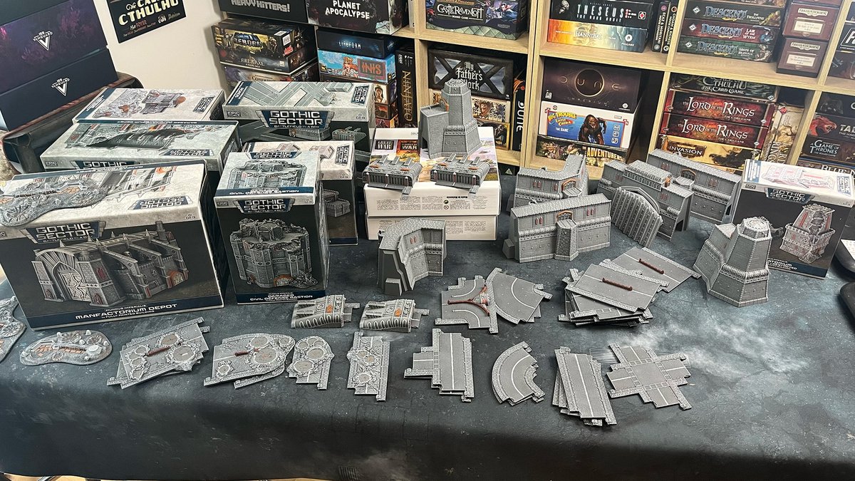 UniversalHead tweet media