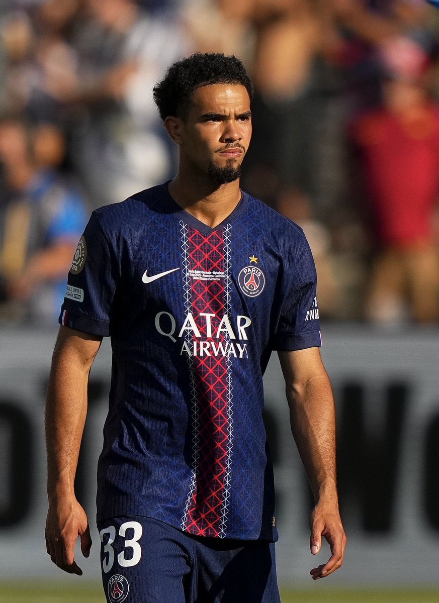 ®️❤️💙🇬🇦 tweet media