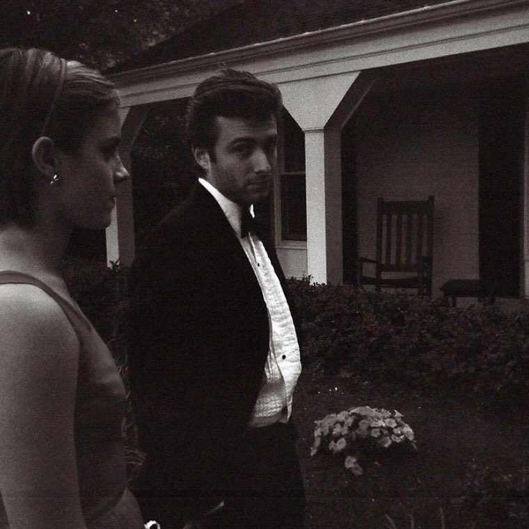 TheCinesthetic's tweet photo. The Perks of Being a Wallflower bts. https://t.co/GgTlVWyluE