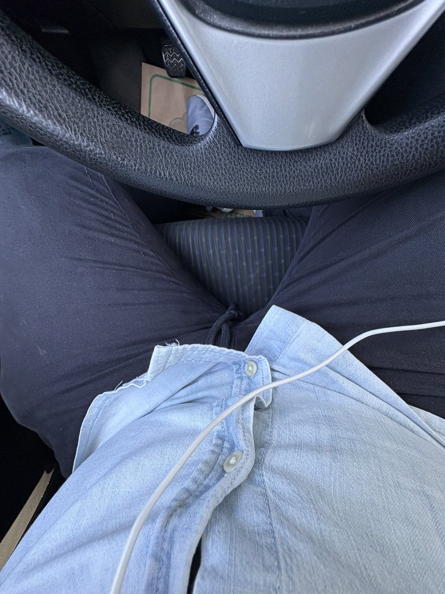 hlemus__'s tweet photo. Que parazon, para encontrarse una linda pareja o algo 🥵😔 https://t.co/fWq7cv2ARF