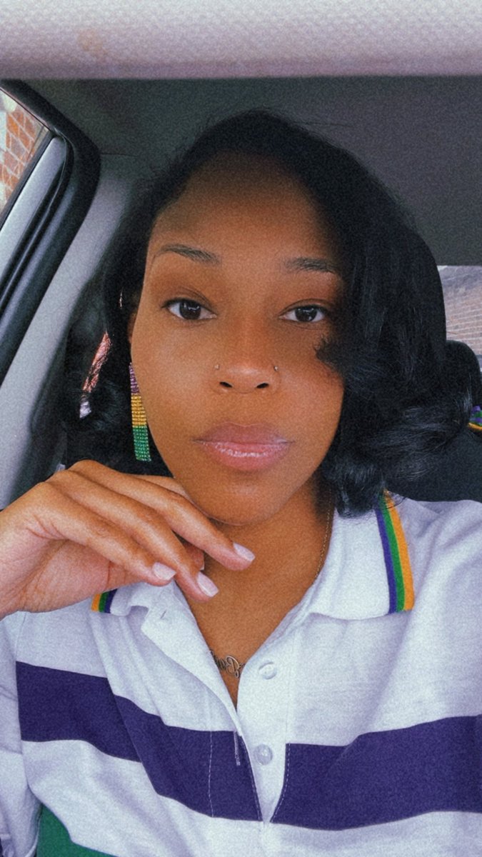 keepingupwqueen's tweet photo. Ain’t nothing like a New Orleans girl!💜💛💚 https://t.co/ywRFabFxSl