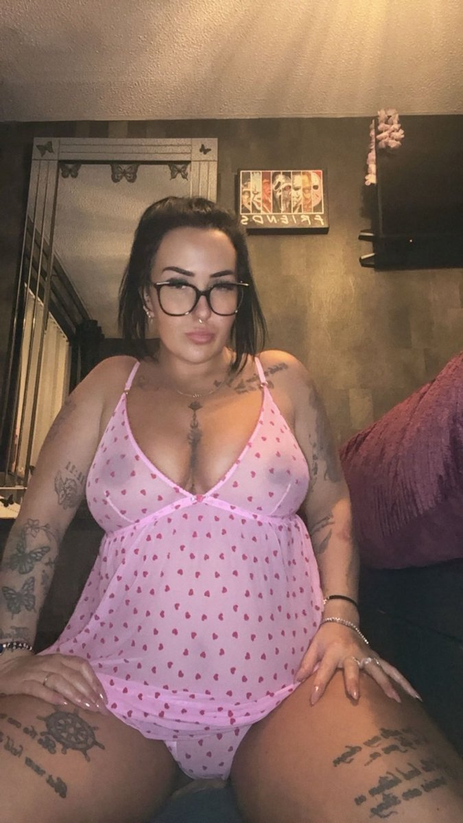Nikisha_Gray's tweet photo. This baby doll wants to drain some wallets 💸 #pawg #payme #nsfw  #paypigs #sugardaddyneededasap #bigtitties #onlyfanspromo https://t.co/lQUs8Tp3iM