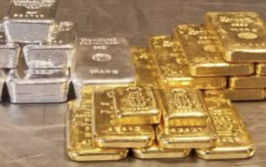 3b4w4aRedford's tweet photo. #GFI
#AG
#AUGO
#SCCO
REDFORD REPORTS-1316
NYSE:貴金属関連株が急落。
金・銀関連株は下落幅を拡大して終了した。ゴールドフィールズ(GFI)は金価格が2.93%下落したことに伴い5.73%急落。株価は21日指数平滑移動平均線を割り込んだ。同社は木曜日の市場開場前に第4四半期決算を発表予定。
ファースト・マジェスティック・シルバー(AG)は銀価格が同程度下落したことに伴い6.14%下落。本日の株式市場で21日移動平均線を下回った。同社は19日の市場開始前に第4四半期決算を発表する。
ストリート予想では、売上高5億6040万ドル、EPS21セントが見込まれている。
オーラ・ミネラルズ(AUGO)も7.19%安の大幅安となった。サザン・カッパー(SCCO)は銅価格が約2%下落したことに伴い,株価は5.05%安となった。金・銀関連旗艦銘柄のニューモント(NEM)も2.77%の下落となった。金銀実物と共に、利益確定売りに押された。REDFORD