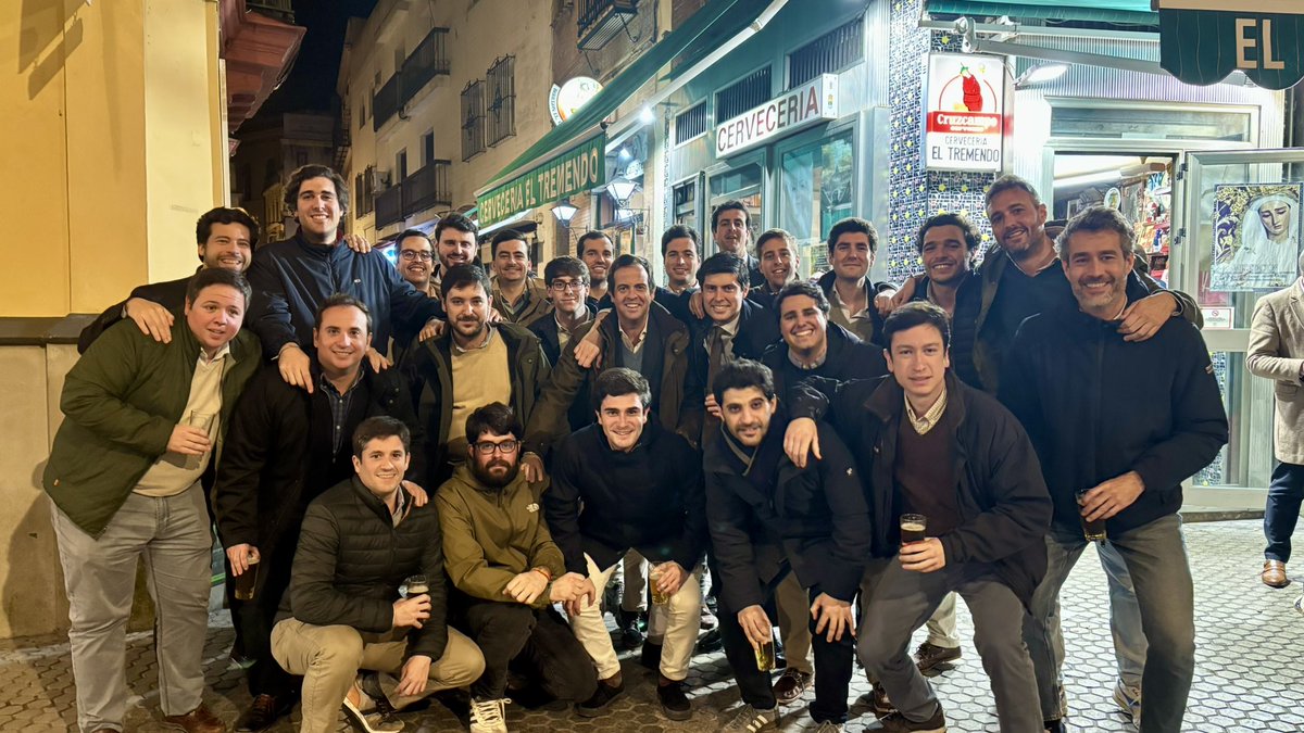 Acompañando a nuestros amigos de la <a href="/PB_ElBarril/">Peña Bética "El Barril"</a> en su X aniversario. 
Salud y larga vida a estos fanáticos del Balompié.