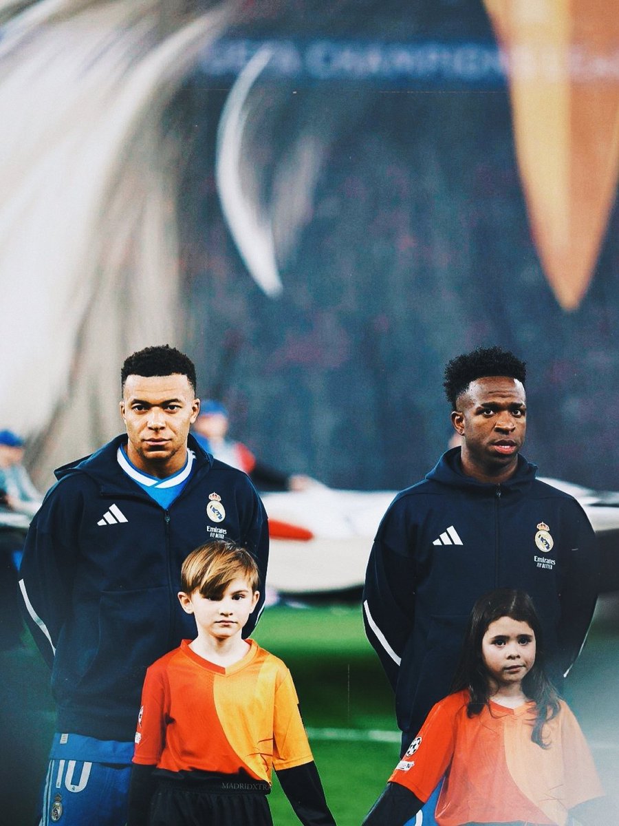 MadridXtra's tweet photo. MBAPPÉ x VINI. ⭐⭐ https://t.co/bIoligXCCz