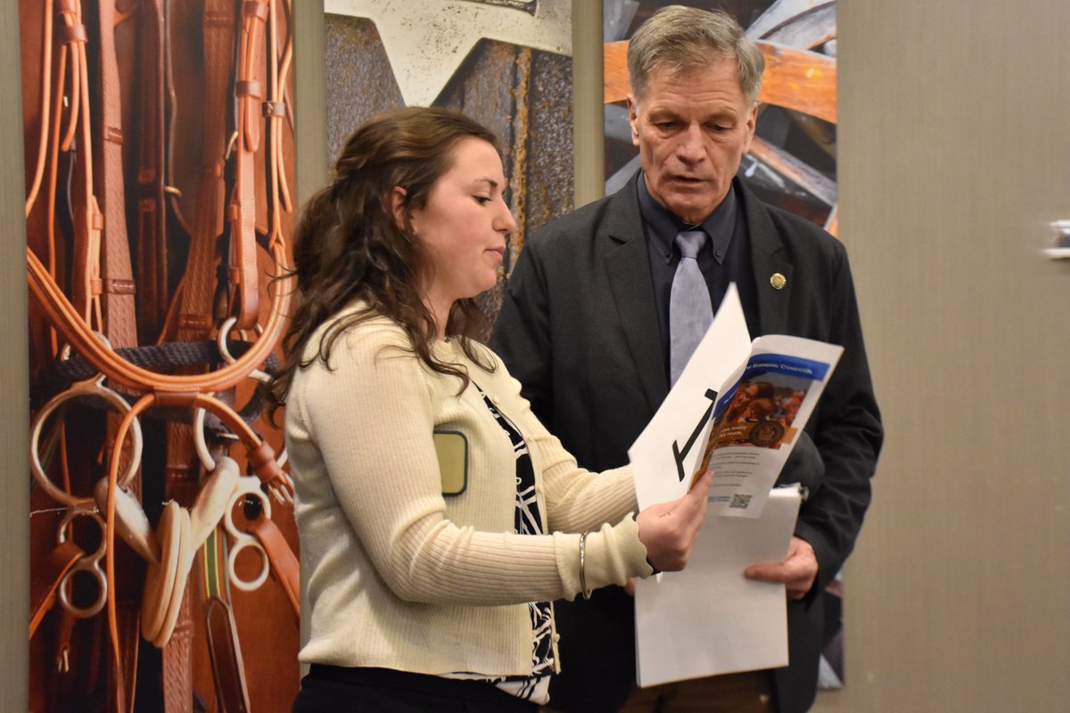 Governor Mark Gordon tweet media