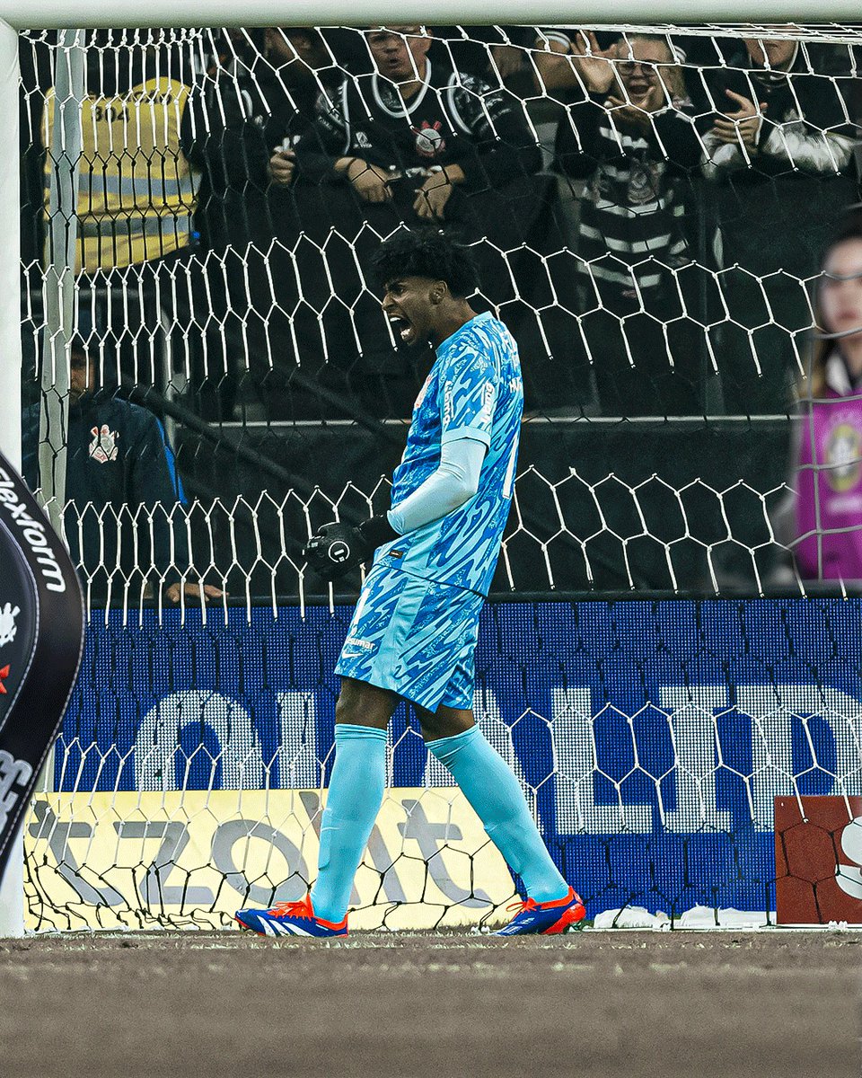 Corinthians's tweet photo. 💯 jogos do Hugo Souza!

Preparamos um carrossel especial para a Fiel relembrar o começo e momentos marcantes até o momento da especial trajetória do nosso goleiro pelo Timão! 🤩

Vamos juntos por mais, Hugo! 👊🏽

#VaiCorinthians https://t.co/FTgNe8K2Bw