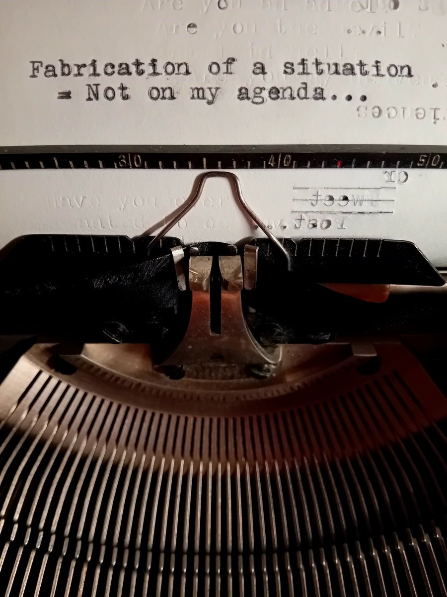 EmmaRugg's tweet image. Yes... #typewriter #typewritten