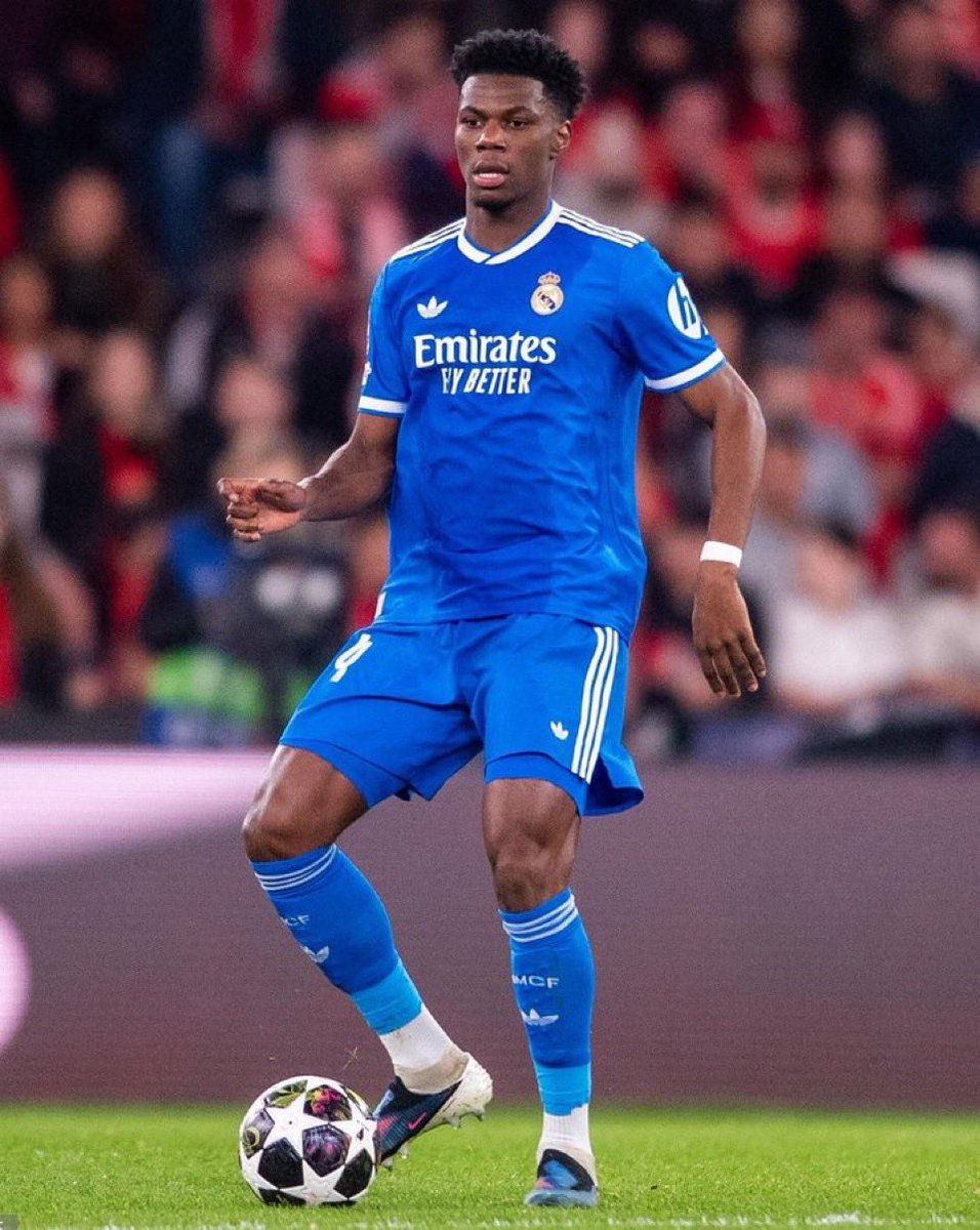 🚨 Aurélien Tchouaméni vs Benfica:

- 10 defensive contributions
- 3/3 tackles
- 4 interceptions
- 2 clearances
- 3 recoveries
- 5/5 aerial duels won

UNBELIEVABLE.