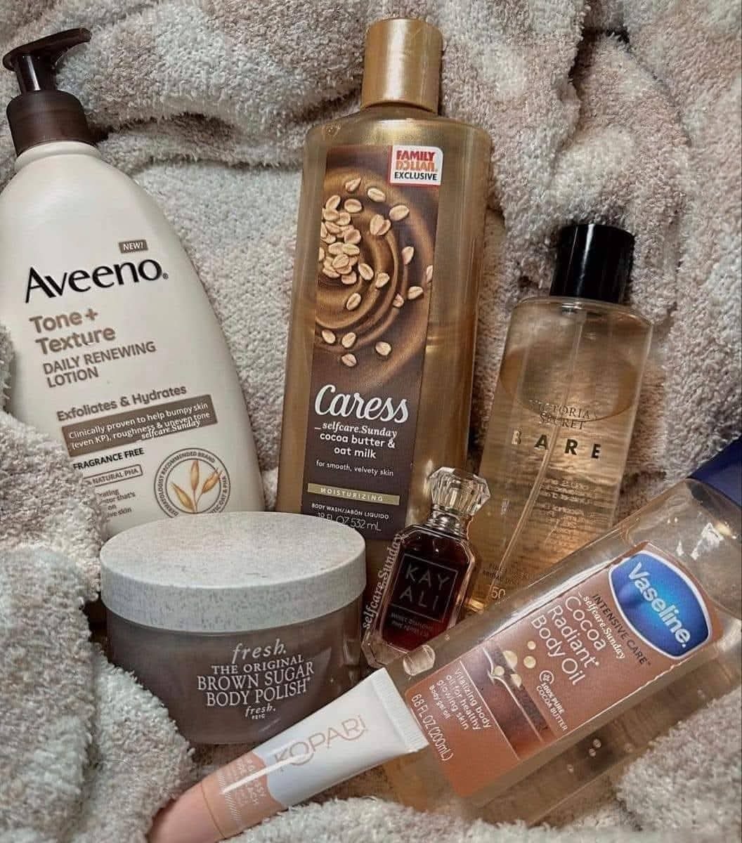 freya5542's tweet photo. Self-care essentials for a cozy glow ✨🧴🌿 Embrace your routine and treat yourself! 💆‍♀️💖🛁 https://t.co/9A62nKQFhT