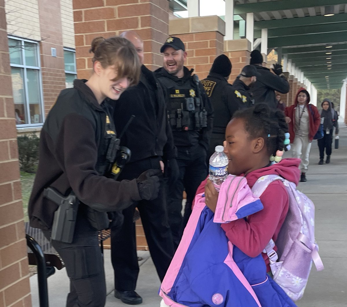 langfordlabs's tweet photo. Thank you Deputy O'Donnell for your service, your presence, and your unwavering commitment to our school community. We appreciate you today and every day! #480Strong https://t.co/eJ9pTliB4v