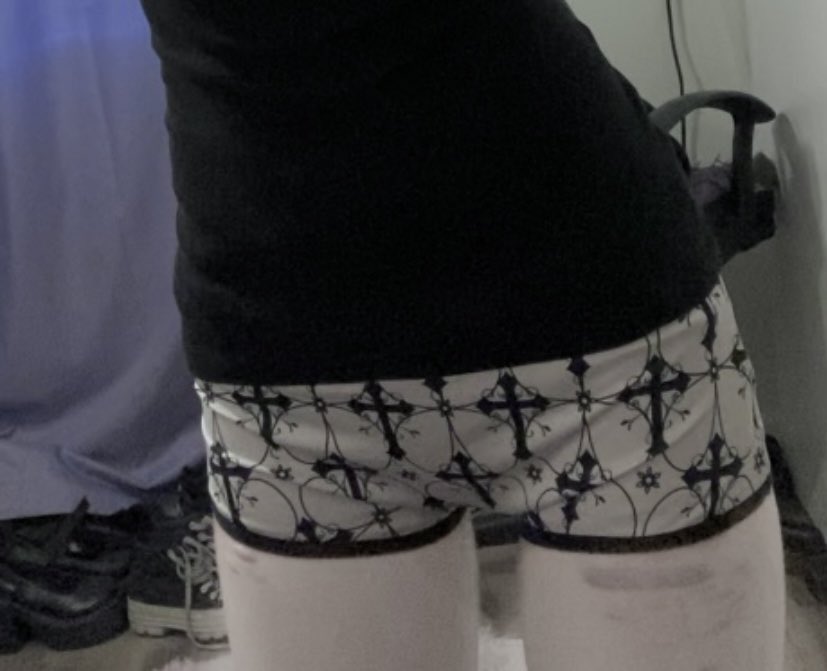 thigh gap yaaayyyy yaaaayyyy 🎉