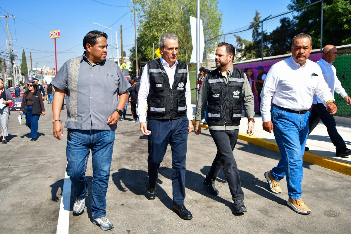 ¡Seguimos transformando las calles de nuestra ciudad! 🛣️

Con el respaldo y compromiso del alcalde <a href="/pepechedrauimx/">Pepe Chedraui 🇲🇽</a>, entregamos la rehabilitación de la 33 Poniente, 21 Sur y Avenida 35 Poniente, fortaleciendo la movilidad para quienes viven y transitan por las colonias Benito