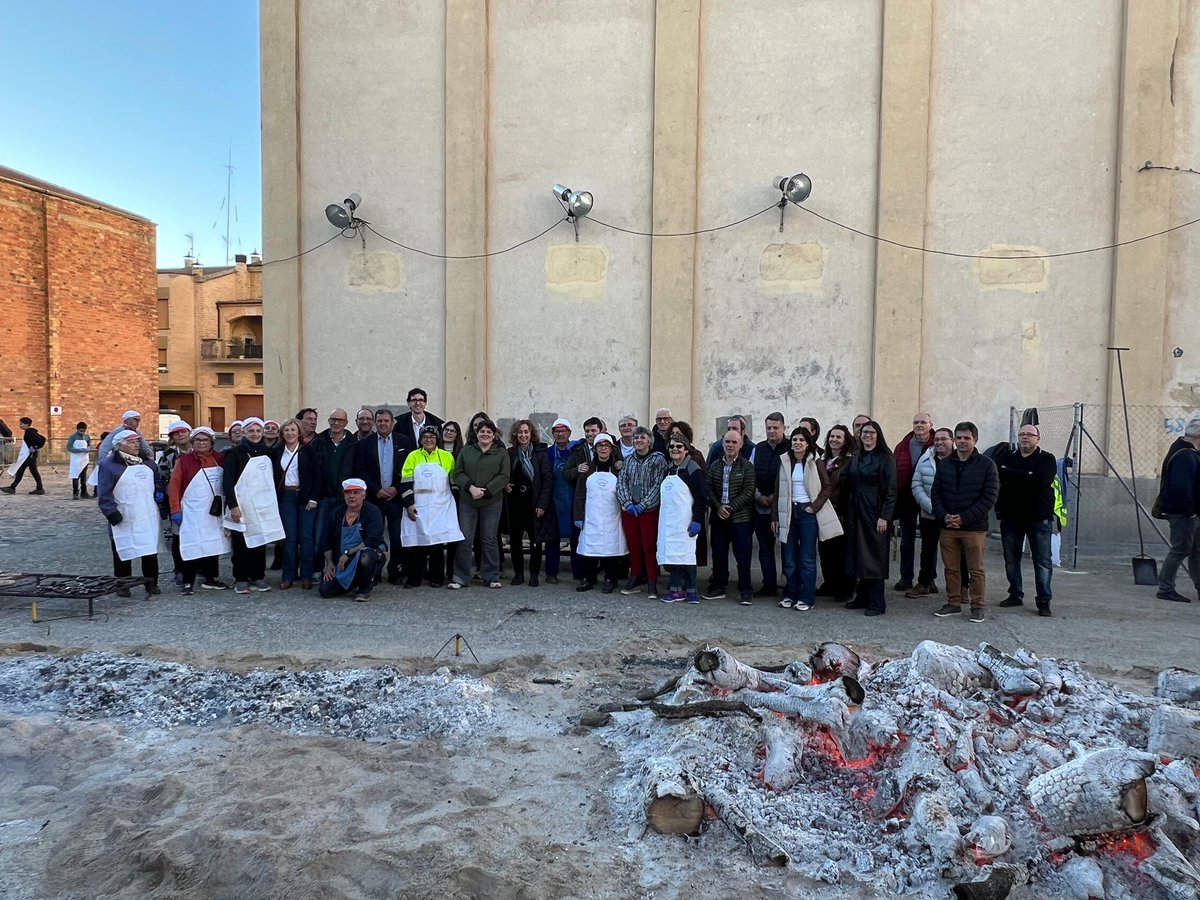 marcsolanes's tweet photo. Quina comarca, quin país! Dimarts de Carnaval als ranxos de #Ponts i de #Gualter, i a la matança del porc d'#Artesa de Segre. Gràcies al president @joseprull i als alcaldes, regidors i voluntaris que ho fan possible! https://t.co/77KUCP16ZT