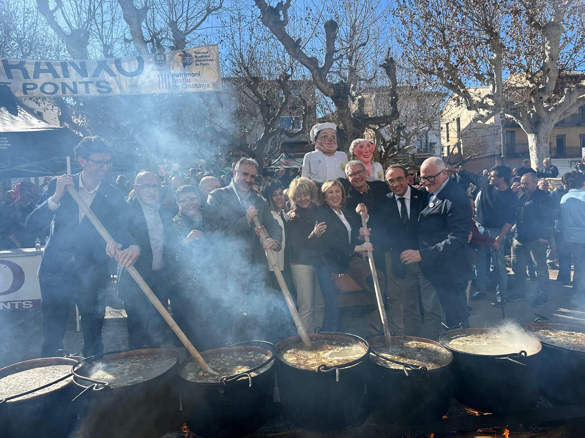 marcsolanes's tweet photo. Quina comarca, quin país! Dimarts de Carnaval als ranxos de #Ponts i de #Gualter, i a la matança del porc d'#Artesa de Segre. Gràcies al president @joseprull i als alcaldes, regidors i voluntaris que ho fan possible! https://t.co/77KUCP16ZT