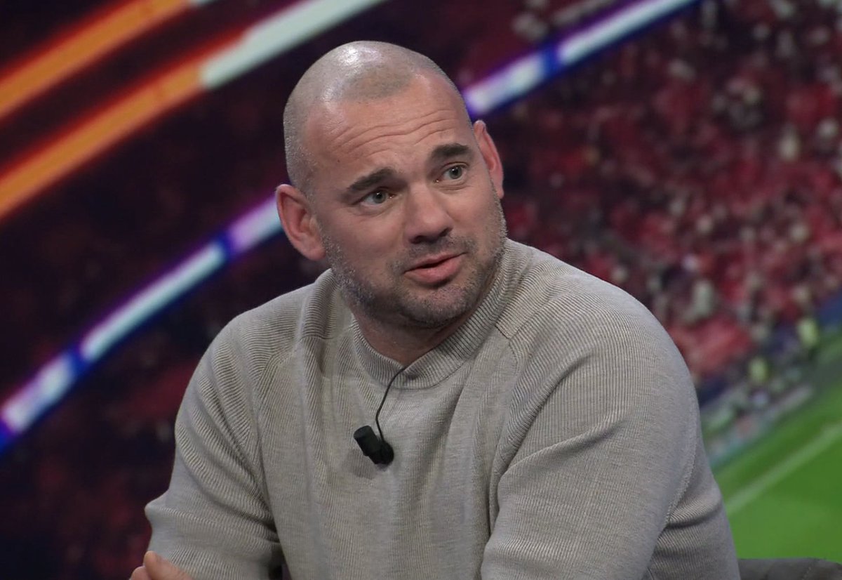 🚨🗣️ 𝗡𝗘𝗪: Sneijder: "What Otamendi did was super childish. Is he alright in the head? He was ...