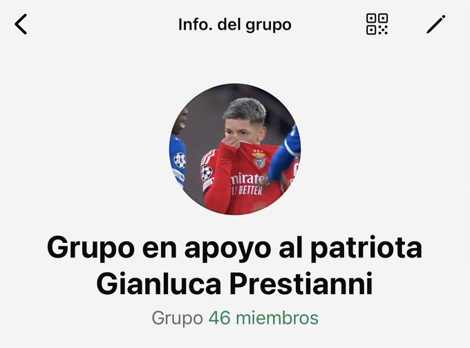 Los grupos de las pibas: "grupeterass🐍" "reinas 👑👩👩"

Los grupos de los pibes: