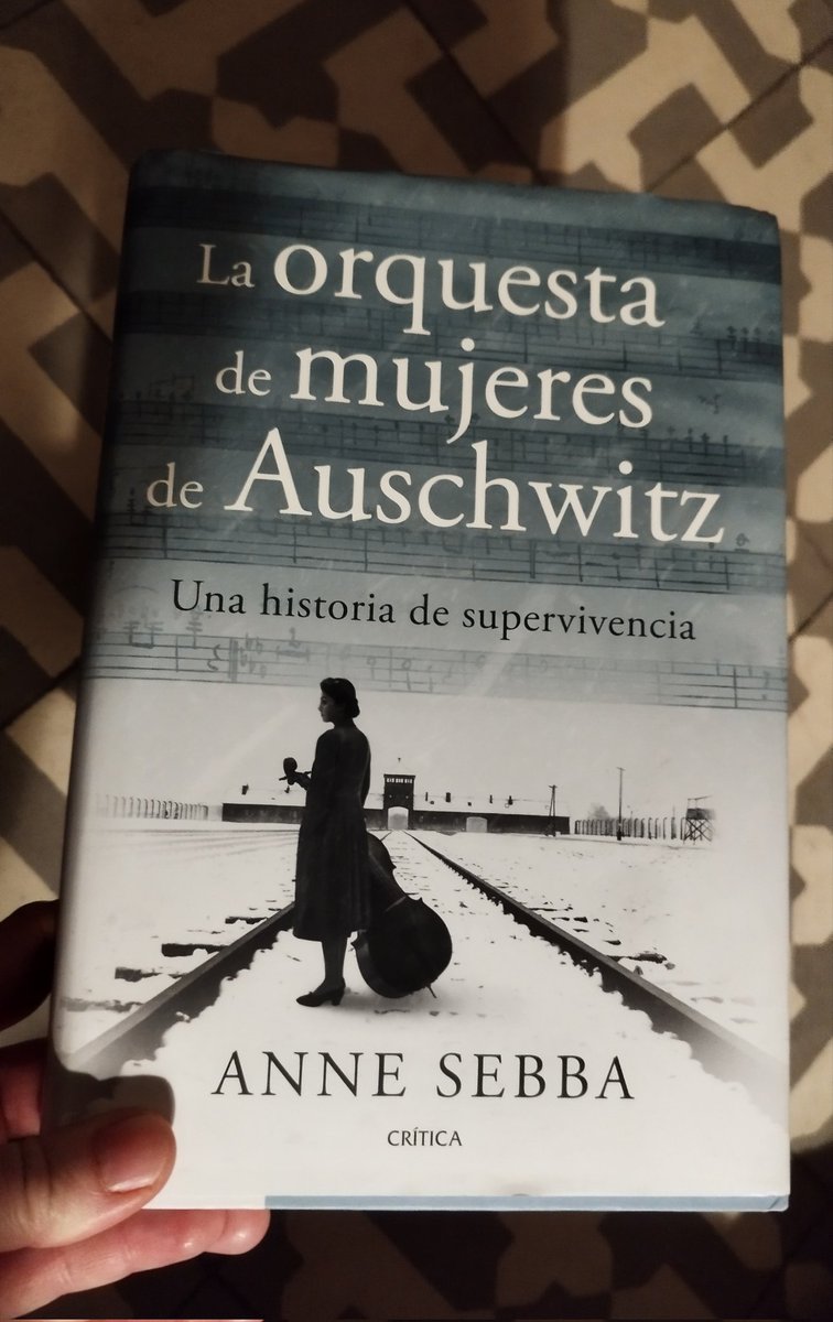 HelenaMoAlegret's tweet photo. Lectura completada de les 367 interessants pàgs d la historiadora @annesebba. Llegir d'aquelles dones supervivents et fa valorar més la vida i en aq cas també la música. La meva ressenya apareixerà a la propera revista @440classica Espero q tot ajudi a sumar-hi lectors! 📖📚🎶🎵 https://t.co/PhbBtO7xc7