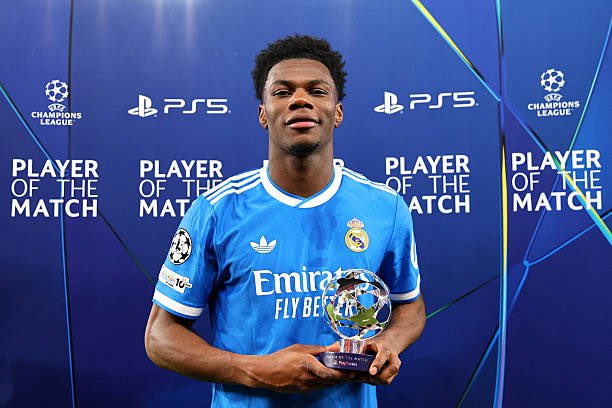 Aurélien Tchouaméni wins UEFA Man of the Match Award after Real Madrid away win vs Benfica ⚪️🇫🇷