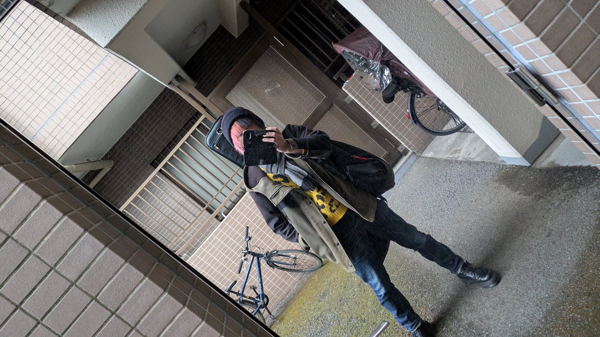 時間が足りない。は
言い訳(ΦωΦ)

それなら
早く家をでよう。と
自分にいいきかせて
おはようございます

早めに家をでただけで
ちょっと満足してるオレ

だが(ΦωΦ)しかし

やはり
時間が足りない…

はい
今日も元気なフリして
いってらっしゃい
いってきます◎