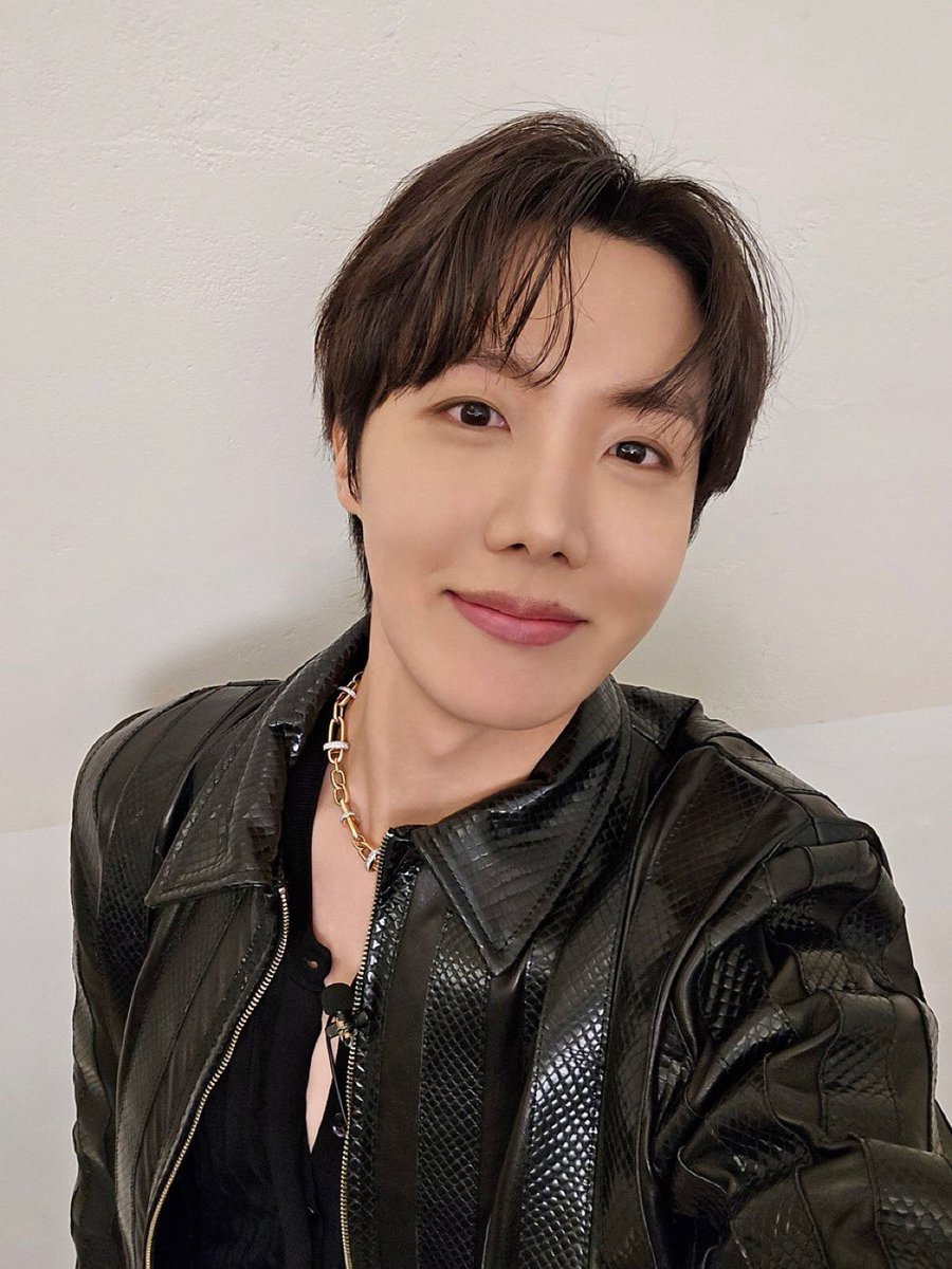 나의 입덕요정! 
호바!! 
생일 축하해!🎉

내생에 화양연화의 서막!
나에게 와줘서 고마워💜
나의자부심 나의희망 
사랑해 정호석💜

Happy j-hope Day 🎂
#제이홉 #jhope #HAPPYJHOPEDAY